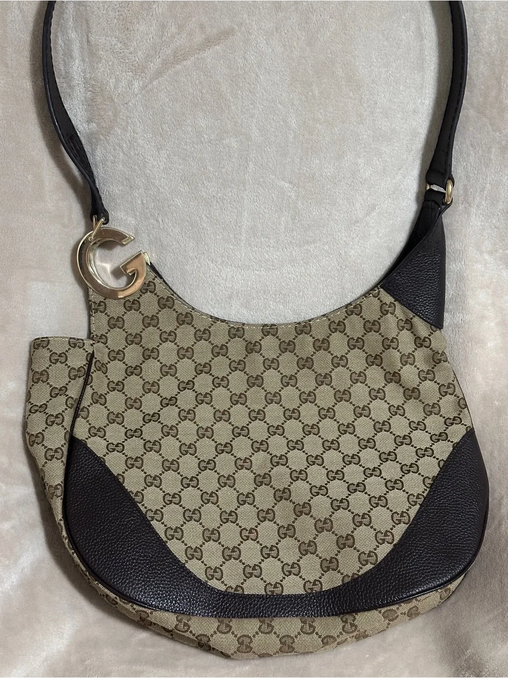 Gucci Vintage GG Canvas Charlotte Crossbody Bag – Brown Leather Trim (203503)